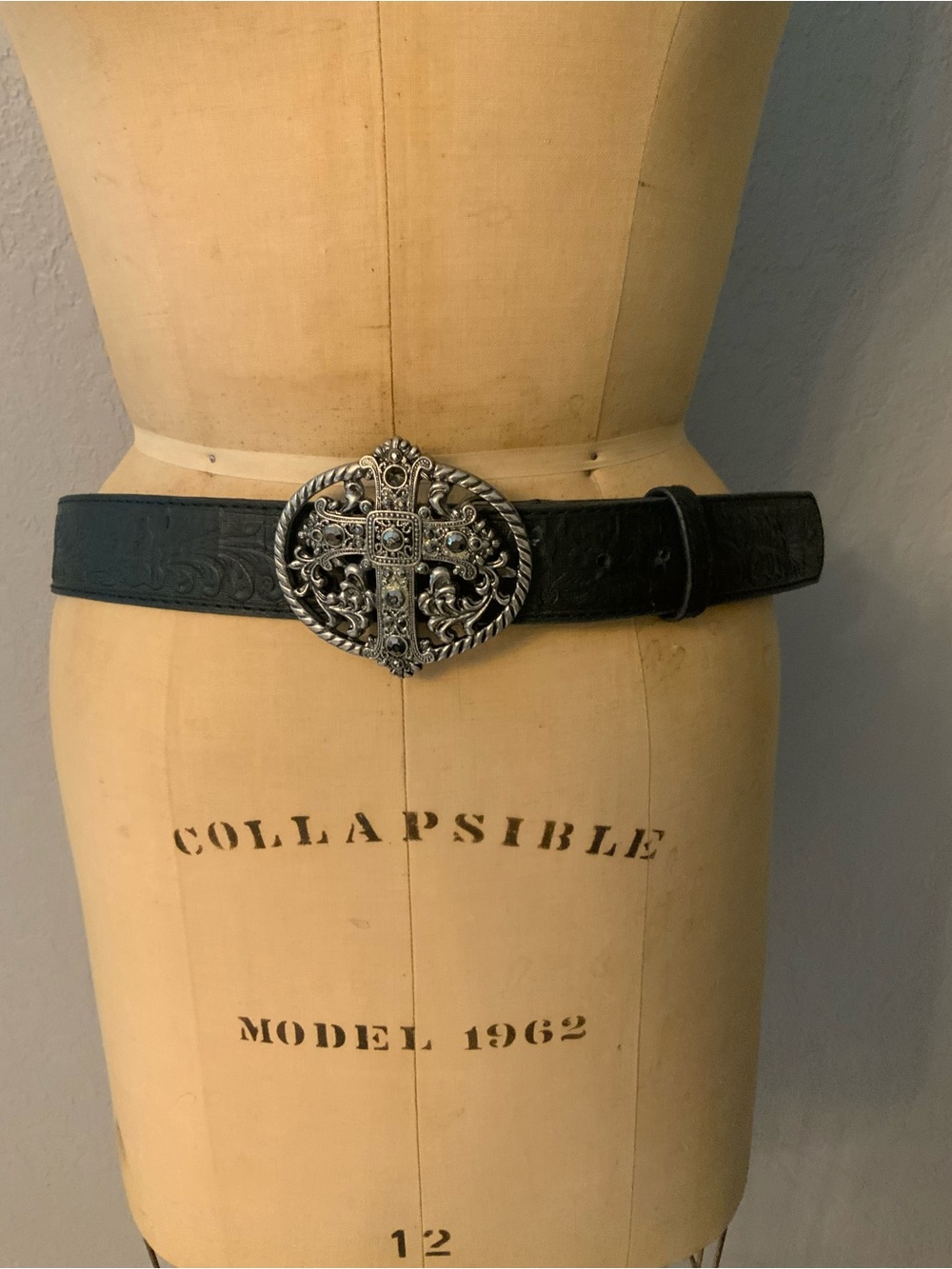 Black Embossed Leather Belt with Oval Cross Buckle size L